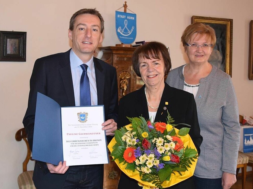 Ehrung von Frau Pauline Gschwandtner